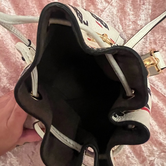 Fendi Roma bucket bag. Authentic. - Picture 4 of 5